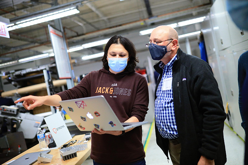 mHUB-early-stage-founder-showing-product-software-access-edit